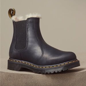 Dr Martens 2976 Leonore Chelsea boots